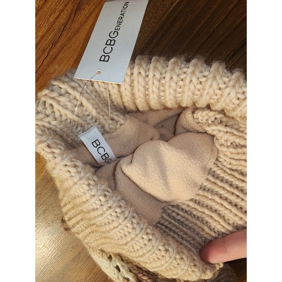 BCBGENERATION Maroon Red Burgundy Tan Pom Pom Beanie Hat Knit - Picture 3 of 4